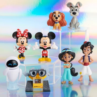 Disney100 Years Of Love Celebration Collection Figure Pack - Image 3